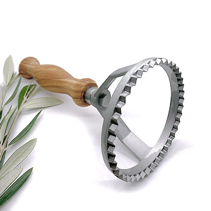 "Ravioli Maker" mit Stiel aus Olivenholz Italien